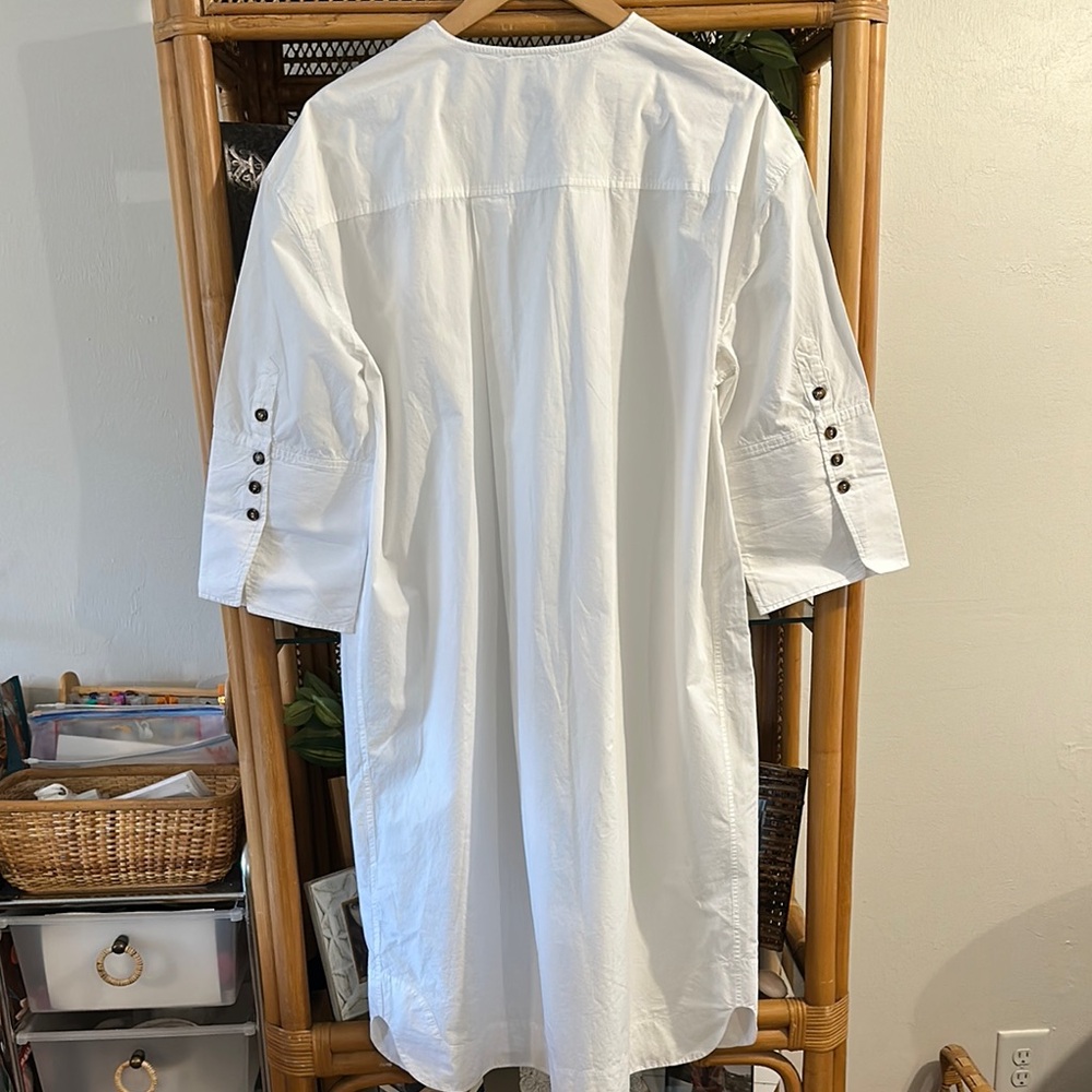 GANNI White Poplin Oversized Shirt Dress
by GANNI - Picture 7 of 16